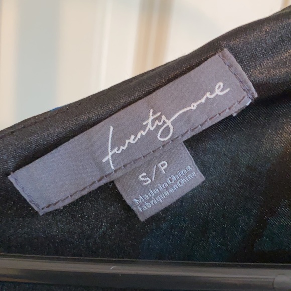 Printed Ruffle Bodycon Dress - Picture 8 of 8